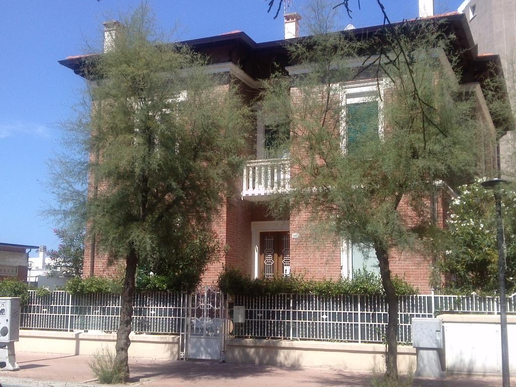 Appartamento In Villa Pesaro Exterior foto