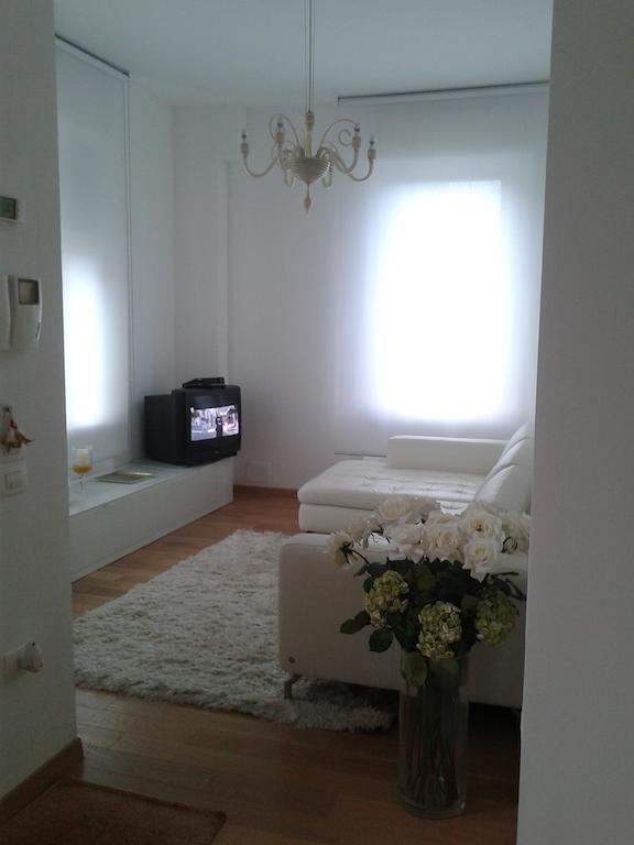 Appartamento In Villa Pesaro Cameră foto